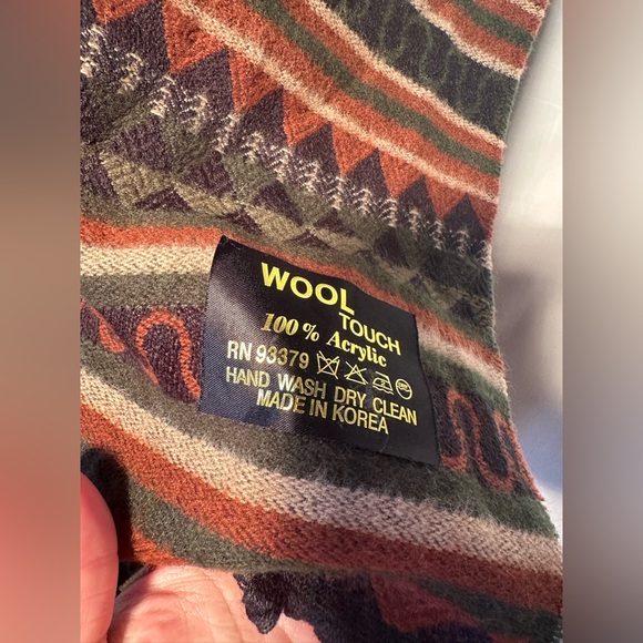 Wide Bohemian acrylic scarf wrap made in Korea geometric orange and green - Picture 6 of 9